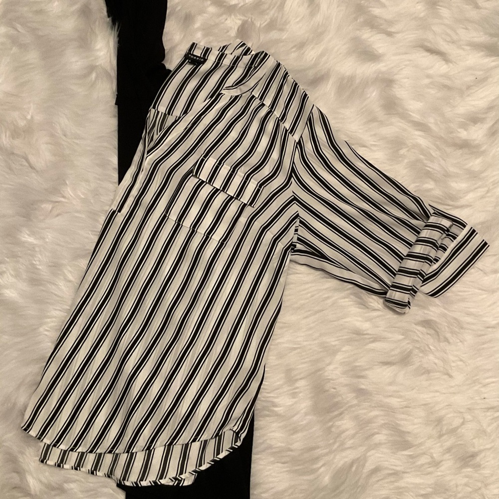 Black and white striped Torrid top size 2x